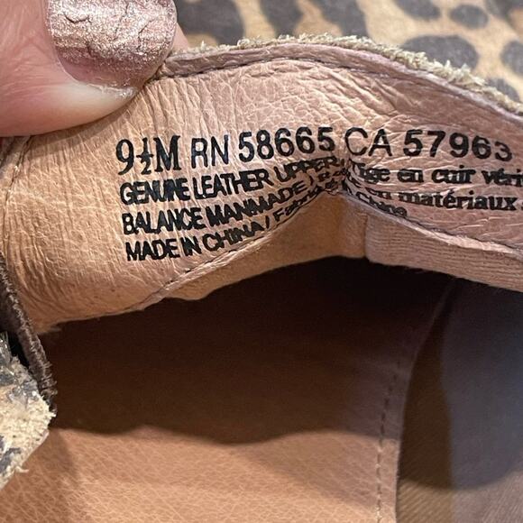 Caslon cheetah leopard slip on platform sneakers Sz 9-1/2 - Picture 10 of 11